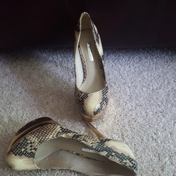 Shoes - Picture 2 of 5